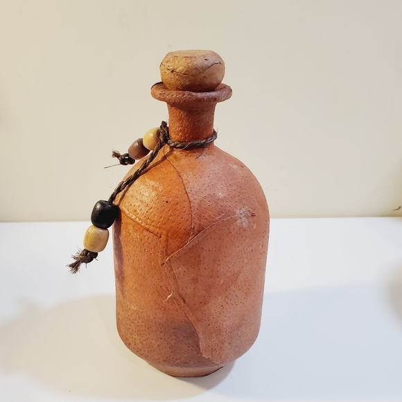 Vintage handmade wrapped ceramic bottle - Picture 5 of 6